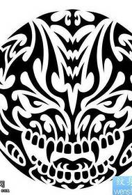 en cool og cool fyr Totem demon tatoveringsmønster