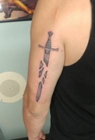 pojat käsivarteen musta harmaa piste thorn yksinkertainen viiva tikari tatuointi kuvaa