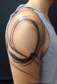 lalaki braso sa itim na abstract na linya geometric round creative tattoo larawan 155062 - malikhaing itim na geometric na linya ng bungo at light bombilya na tattoo ng bombilya