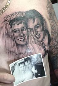 James Dean portretna tetovaža na bedru