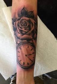 Point Tattoo - Black Grey Sketch Sting Tips Reloj creativo Patrón de tatuaje
