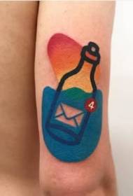 9 immagini di opere di tatuaggio personalizzato minimalista creativo di piccolo colore