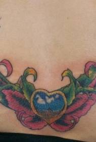 летећи мали анђео и плави узорак тетоваже у облику срца
