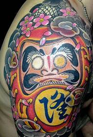една група ексцентрични татуировки за цветни личности