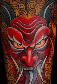 Tatuaggio tatuaggio stile europeo colore tradizionale tatuaggio