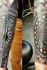 Jungen Kalb auf schwarzem Stich geometrische Linien kreative symmetrische Tattoo-Bilder