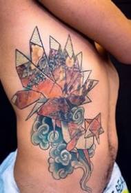 Tattoo Origami Tattoo ຂອງຍີ່ປຸ່ນ - 9 ແບບທີ່ມີຄວາມຍ້ອງຍໍຮູບແບບຍີ່ປຸ່ນ Origami Tattoo