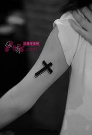 Stručný kříž černé a bílé tetování