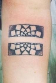 gutter arm på svarte prikker geometriske enkle linjer kreative firkantede tatoveringsbilder