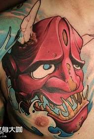 prsa crveni uzorak tetovaža