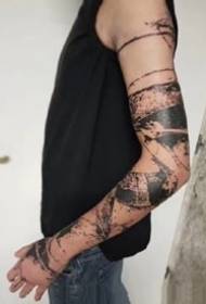 Franse tatoeëringskunstenaar Alchemink sciences ink elegant en toevallige inklyn-tatoeëring