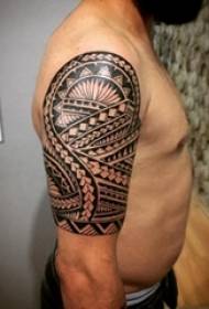 juodos pilkos spalvos eskizo stipraus patarimo įvairovė geometriniai elementai kūrybingi viešpataujantys genties totemo tatuiruotės modeliai