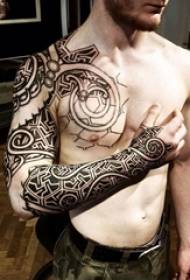 punte del tatuaggio nero prepotente motivo geometrico linea minimalista