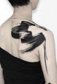 set nero scuro di eleganti disegni di tatuaggi stile inchiostro