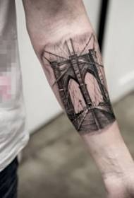 Korkea mustan geometrisen viivan arkkitehtoninen tatuointikuvio