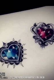 Farget Ocean Heart Tattoo Manuskriptmønster