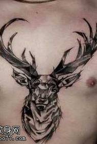 disegno del tatuaggio petto cervo nero grigio bello
