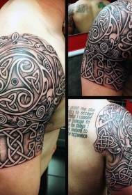 skuldre imponerende sort og hvid keltisk stil rustning tatovering mønster