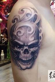 Tatuaggio tatuaggio cenere nera