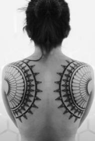 línea minimalista en blanco y negro elementos geométricos patrón de tatuaje