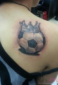 più punte di puntura da disegno nero sul modello di tatuaggio di personalità creativa del calcio