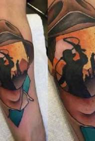 Творческая личность с красочным узором татуировки лица Техаса