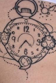 дівчата стегна на чорних лініях літературні маленькі свіжі годинники татуювання фотографії