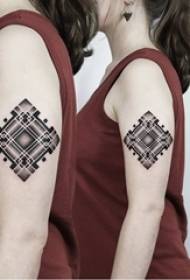 Palapala Kūlohelohe Kūʻai Kūʻai a me ke keʻokeʻo ʻ Gelelo Geometric Elements Abstract Line Tattoo Pattern