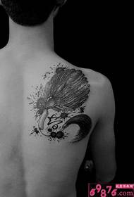 tatuaggio fan ventaglio di piume di inchiostro bianco e nero