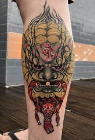 Consigliato per una serie di bellissimi disegni di tatuaggi in stile scuola