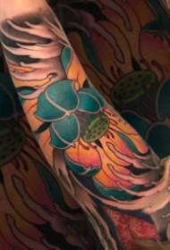 tatuaje tradizionalak dominatzen dituen 9 tatuaje diseinu tradizionalekin gozatzeko