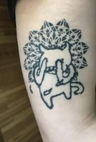 ragazzi sul punto nero sul braccio Linee geometriche immagini di tatuaggi simpatici cartoni animati