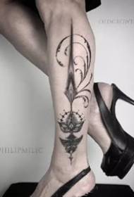 very sexy black gray prickly line tattoo for women