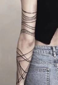 trendtatoveringsmønster - kreative fuldlinjer Tattoo-billeder