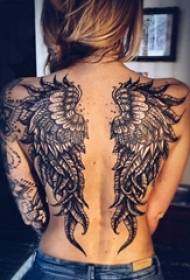 ragazza sul retro del punto nero spina linea astratta piuma elemento ali tatuaggio immagine