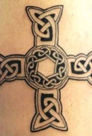juodas keltų kryžiaus tatuiruotės modelis