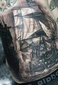 abdomen impresionante patrón de tatuaje de batalla de vela en blanco y negro