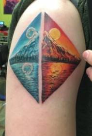 ragazzi sul braccio dipingevano gradiente geometriche linee semplici paesaggi creativi paesaggi tatuaggi