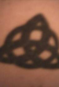 Trefoil qora zarb naqsh