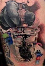 vetro colorato in stile realistico con motivo a tatuaggio a mano nera