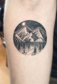маленькая рука круглой формы черный лес ночной татуировки