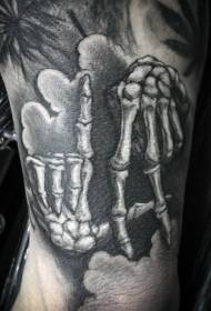 reális fekete koponya kéz tetoválás minta