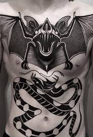 tatuaggio nero anatomico con motivo a cuore