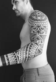 Éagsúlacht Tattoo Tóm Totem Treoluas Sraith Sceitse Tattoo Simplí Líne Totem tattoo domineering