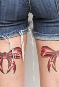 cosce di ragazze dipinte sfumate linea astratta arco immagini del tatuaggio