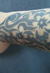 chama negra estilo tribal Patrón de tatuaxe