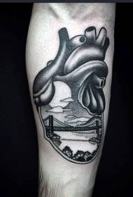 braccio cuore nero con motivo a tatuaggio a ponte