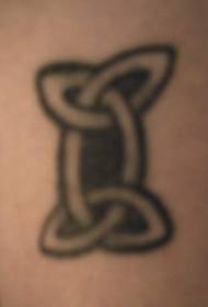 Crni keltski uzorak tetovaže