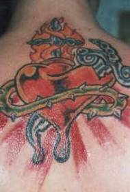 Zadné farebné červené posvätné srdce tetovanie vzor