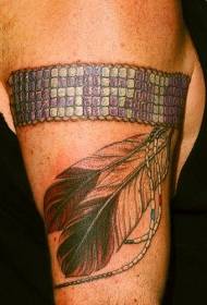 ສີແຂນແຂນແບບອິນເດຍຮູບແບບ tattoo feather